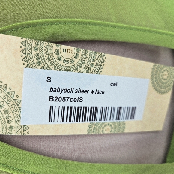 Vibrant Green Sheer Silk Layered Sleeveless High Low Lace Trim Dress - Picture 9 of 9